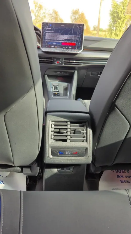 Volkswagen Golf 8 2025 R-Line