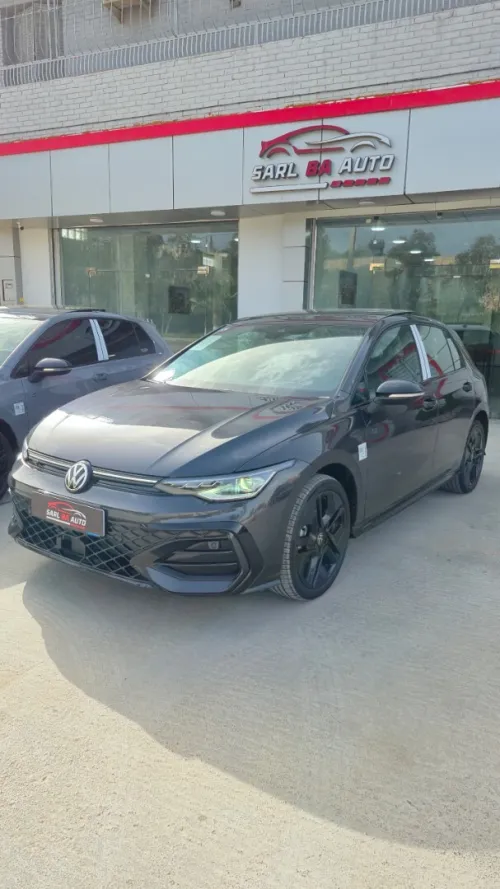 Volkswagen Golf 8 2025 R Black Edition 