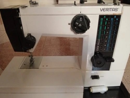 Vente machine à coudre