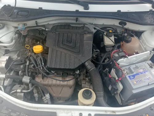 Dacia Logan 2012 Latot