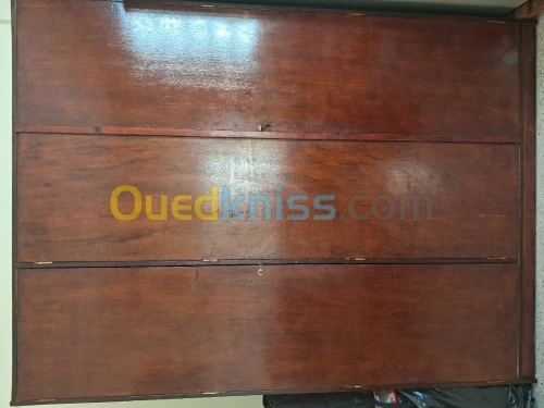 Armoire (garde-robes) en multiplier de bois - خزانة (حافظة ملابس) من خشب متعدد الصفائح