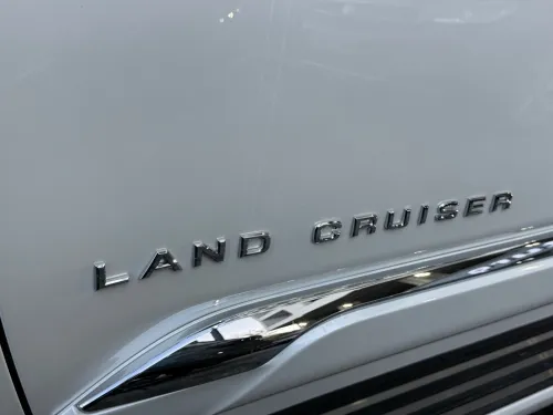 Toyota Land Cruiser  2026 V XR - full options