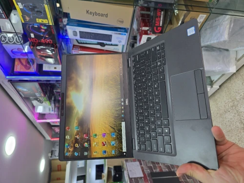 DELL LATITUDE 5300 I5 8ÈME 8GB 256GB NVME ECRAN 13.3 TACTILE FHD AVEC CHARGEUR ORIGINAL