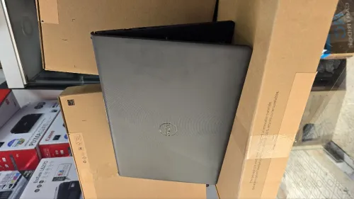 DELL VOSTRO 15 3530 ECRAN 15.6 FHD 8GB 2666GHZ 512GB SSD NVME GEN4 NEUF AVEC EMBALLAGE GARANTIE 6MOI LIVRAISON DISPONIBLE