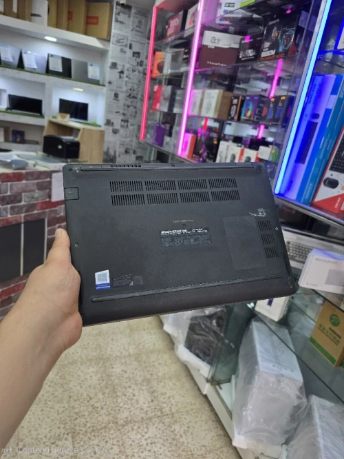 DELL LATITUDE 5300 I5 8ÈME 8GB 256GB NVME ECRAN 13.3 TACTILE FHD AVEC CHARGEUR ORIGINAL