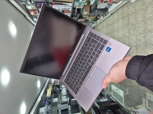 HP ZBOOK FIREFLY 14G8 I7 11EME 16GB 256GB SSD ECRAN 14P FHD