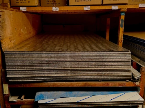 tole aluminium strié