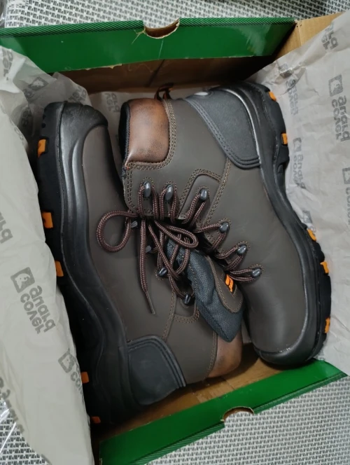 Safety shoes