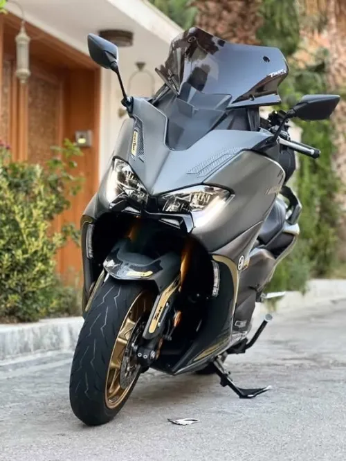 Yamaha Tmax 2021