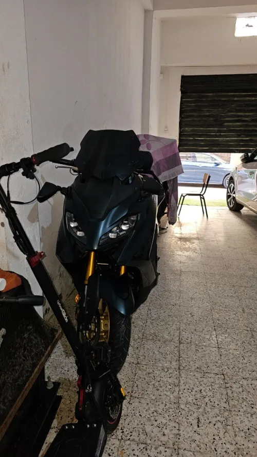 Yamaha T-Max 562 2023