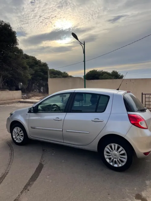 Renault Clio 3 2013 Night and Day