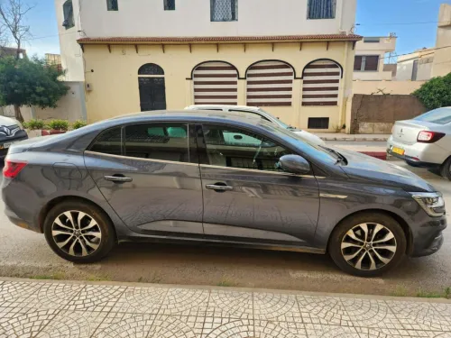 Renault Megane 4  2023 Itens