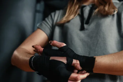 Bandes Decathlon  de boxe 2,5m Noires / Rouges.