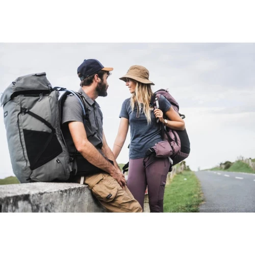 Chapeau de trekking anti-UV Homme / Femme - TRAVEL 100 bleu / marron decathlon 