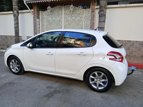 Peugeot 208 2015 Active