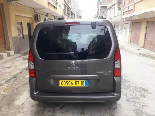 Peugeot Partner 2017 Tepee Allure 