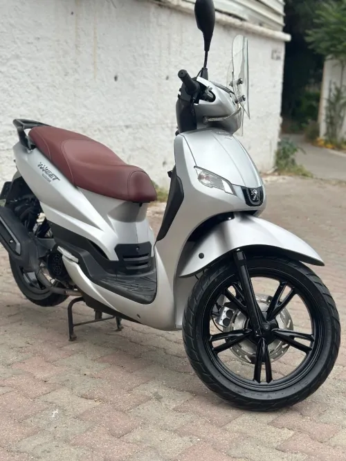 Peugeot Tweet 2018