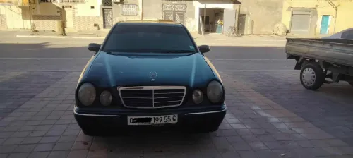 Mercedes Classe E 1999 E210