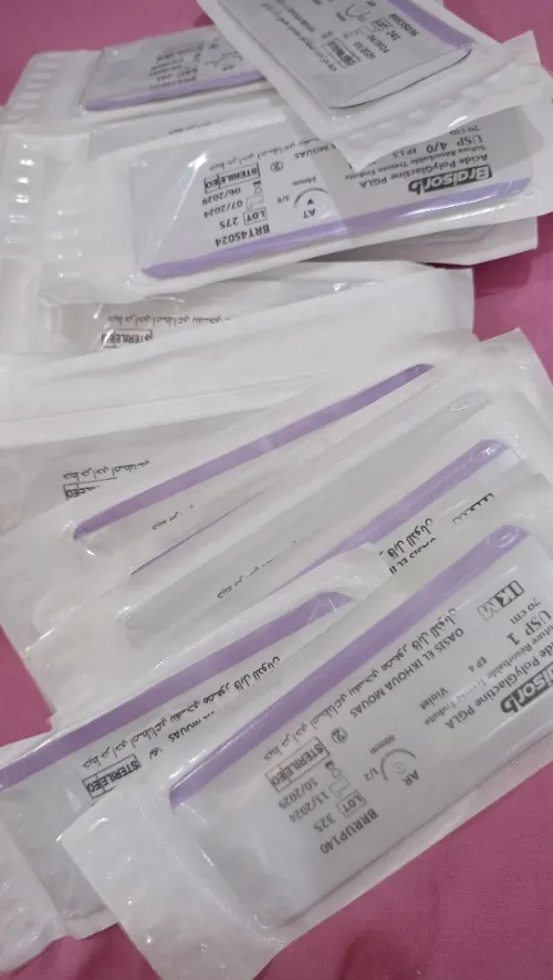 Fil de suture disponible vente détails seulement disponible la livraison 