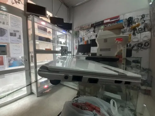 بيع كميوتر محمول صغير للطلاب