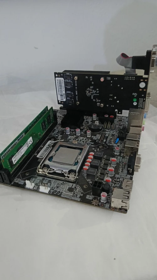 Pack carte mère CPU RAM HDD et carte graphique