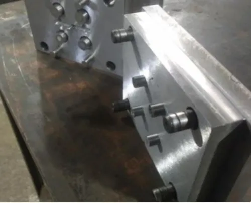 Fabrication de moules injection plastique matrice emboutissage 