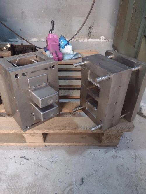 Fabrication de moules injection plastique matrice emboutissage 