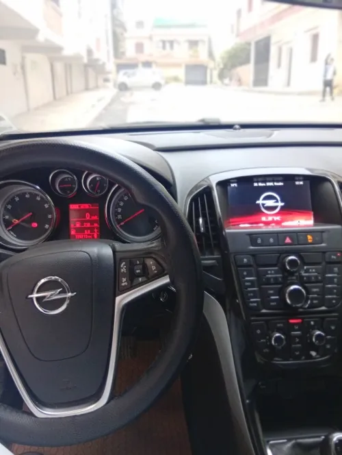 Opel Astra 4 portes 2017 Astra 4 portes