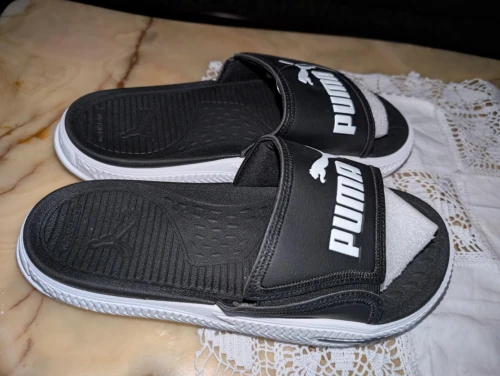 Claquettes Puma original