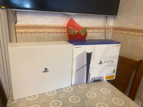 PlayStation 5 Slim avec tous les accessoires 