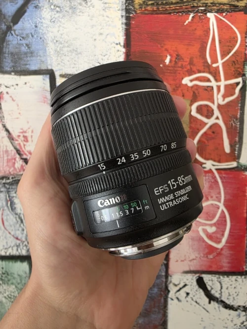 Canon EF-S 15 - 85 mm f/3.5 - 5.6 IS USM