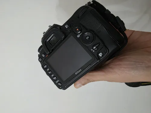 Nikon D7000 [90K]