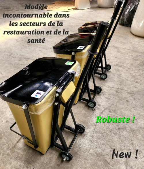 Poubelle collecteur a pedale et roues