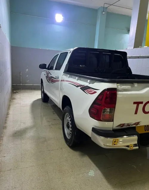Toyota HILUX 4X4 2023 الفطيم
