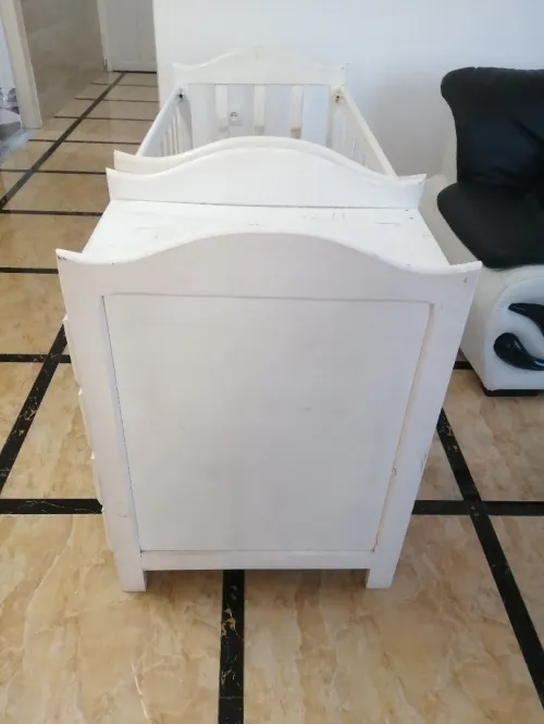 Lit bébé commode سرير الأطفال 