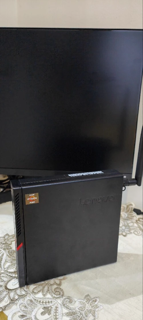 PC de marque Lenovo thinkcentr  