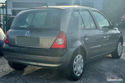 Renault Clio 2 2001 clio debza