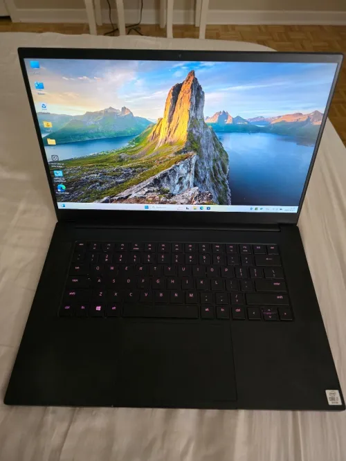 Razer Blade 15 i7 10750H 16G 512 SSD RTX 2060 6G 15.6" 120Hz