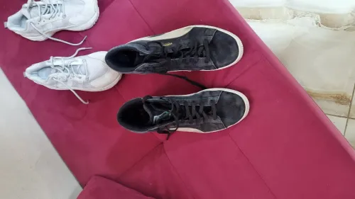 baskets ramenées de france adidas gris 38,5 bon état encore puma noire 44 BE + basket 44 noire 