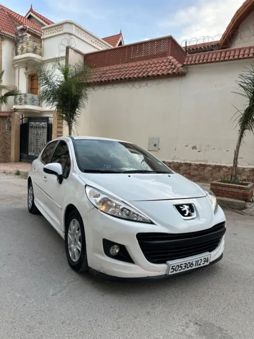 Peugeot 207 plus 2012 