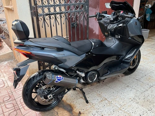 Yamaha Tmax 2022