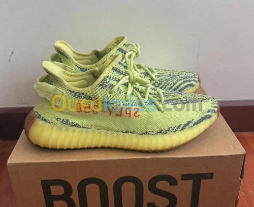 yeezy boost 350V2 frozen yellow 