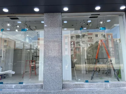 Reparations vitrine et montage tout type de verre