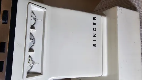 Machine a coudre singer futura model 1000