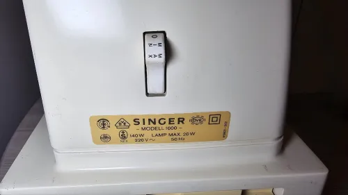 Machine a coudre singer futura model 1000