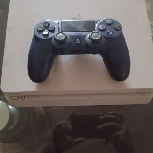Playstation 4 slim