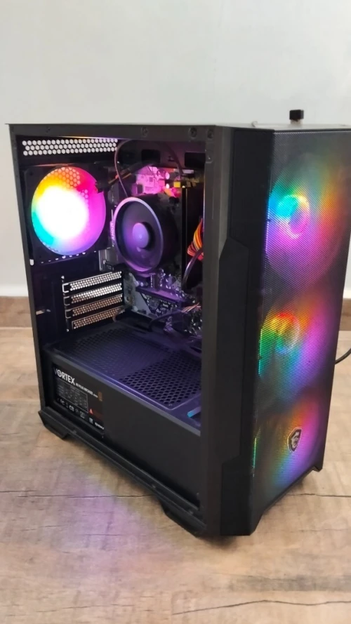 PC Gaming Multimédia للبيع حالة ممتازة