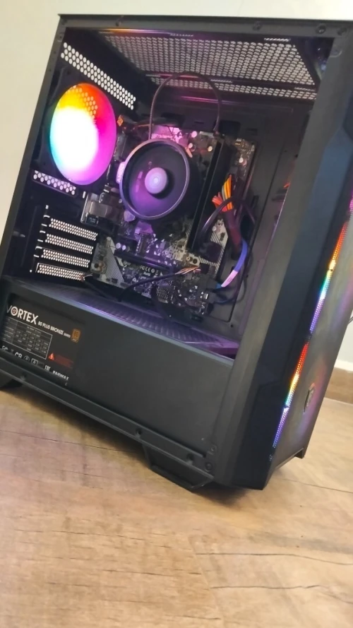 PC Gaming Multimédia للبيع حالة ممتازة