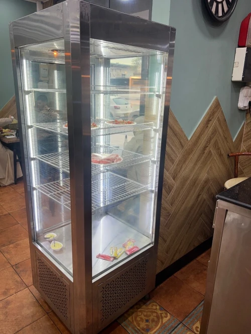 Frigo présentoir