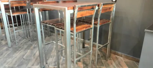 Lot complet tables & chaises inox AISI 304 + bois rouge américain idéal restaurant pizzeria